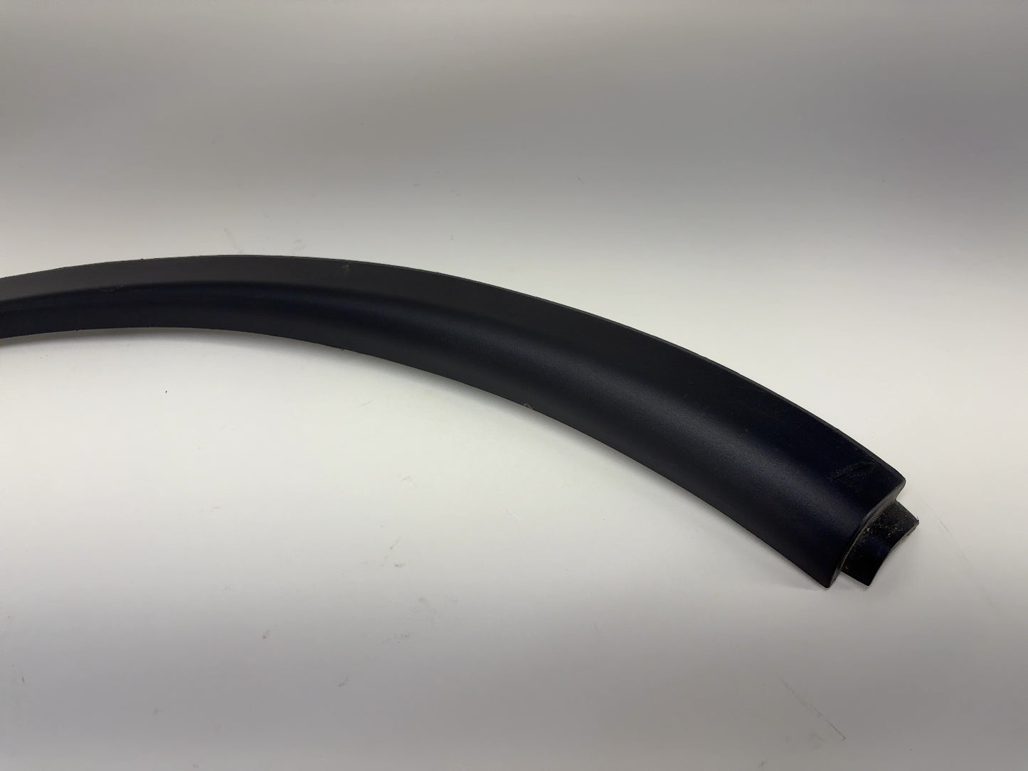 2025 Tesla Model Y Rear Fender Garnish Left 1494187-98-C