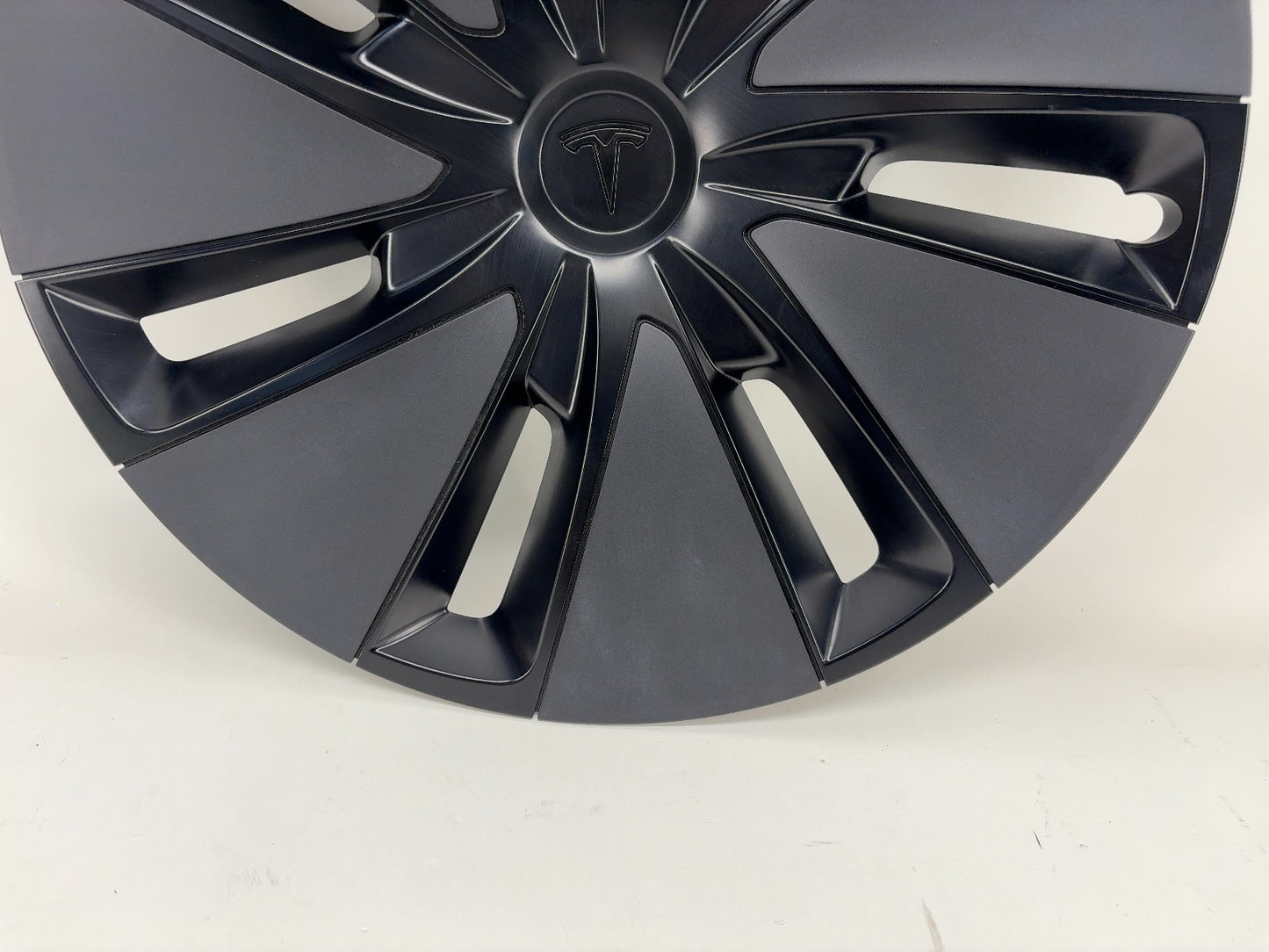 2025 Tesla Model 3 Highland 18 Inch Photon Wheel Cover 1344251-P0-B