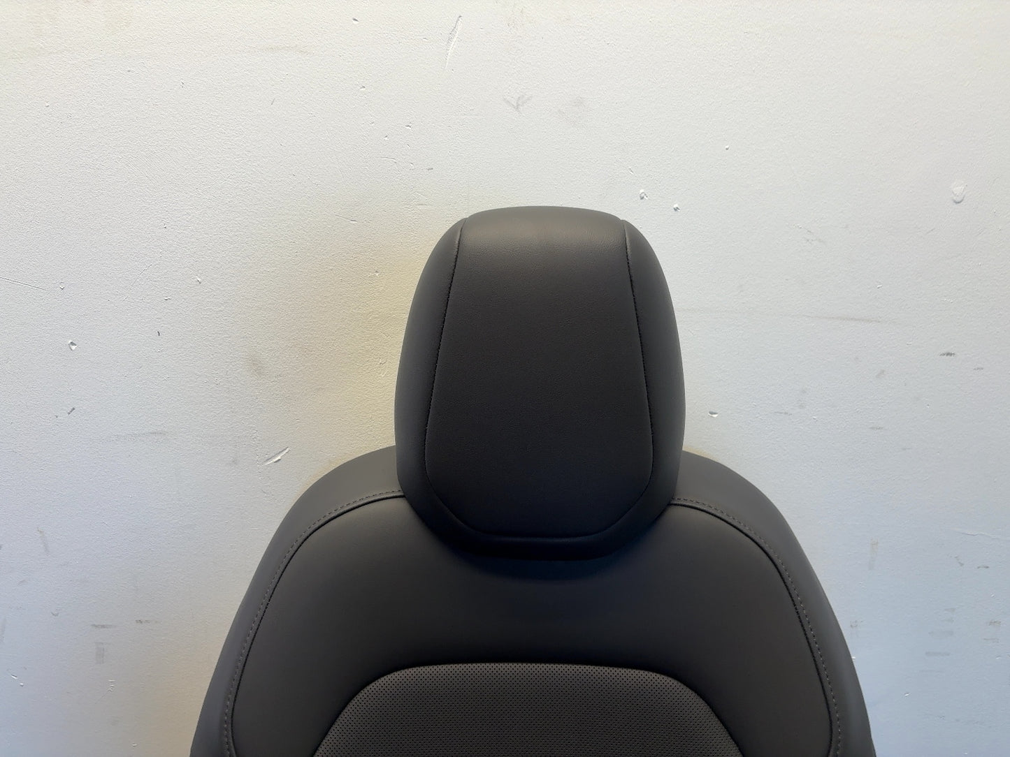 2025 Tesla Model 3 Highland Front Right Passenger Seat Assembly Black 7754324-01-B