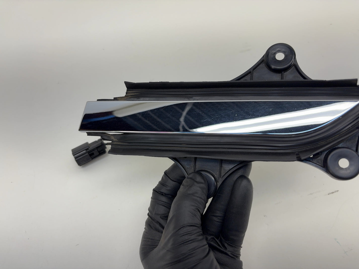 2016 Tesla Model X Front Carrier Door Handle Outer Left 1035418-99-D