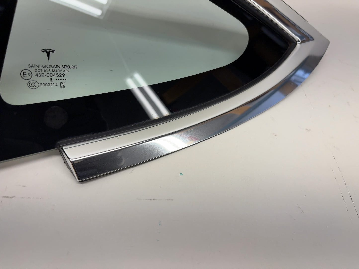2019 Tesla Model 3 Left Quarter Glass 1098757-00-F