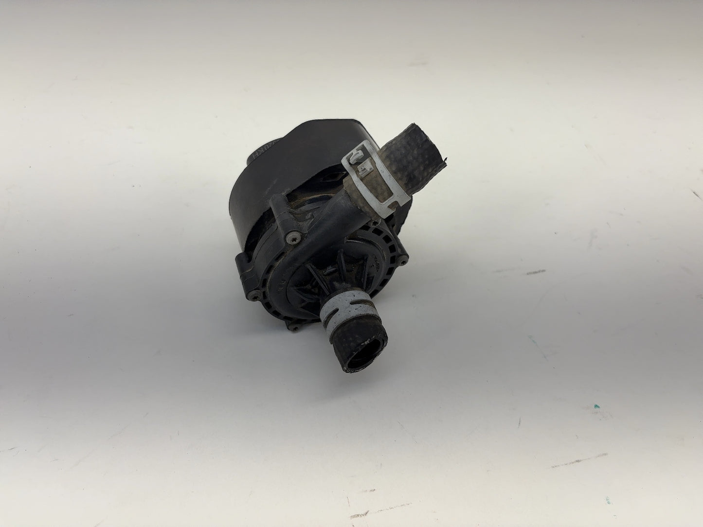 2017 Tesla Model X BWD Coolant Pump 1054529-00-F
