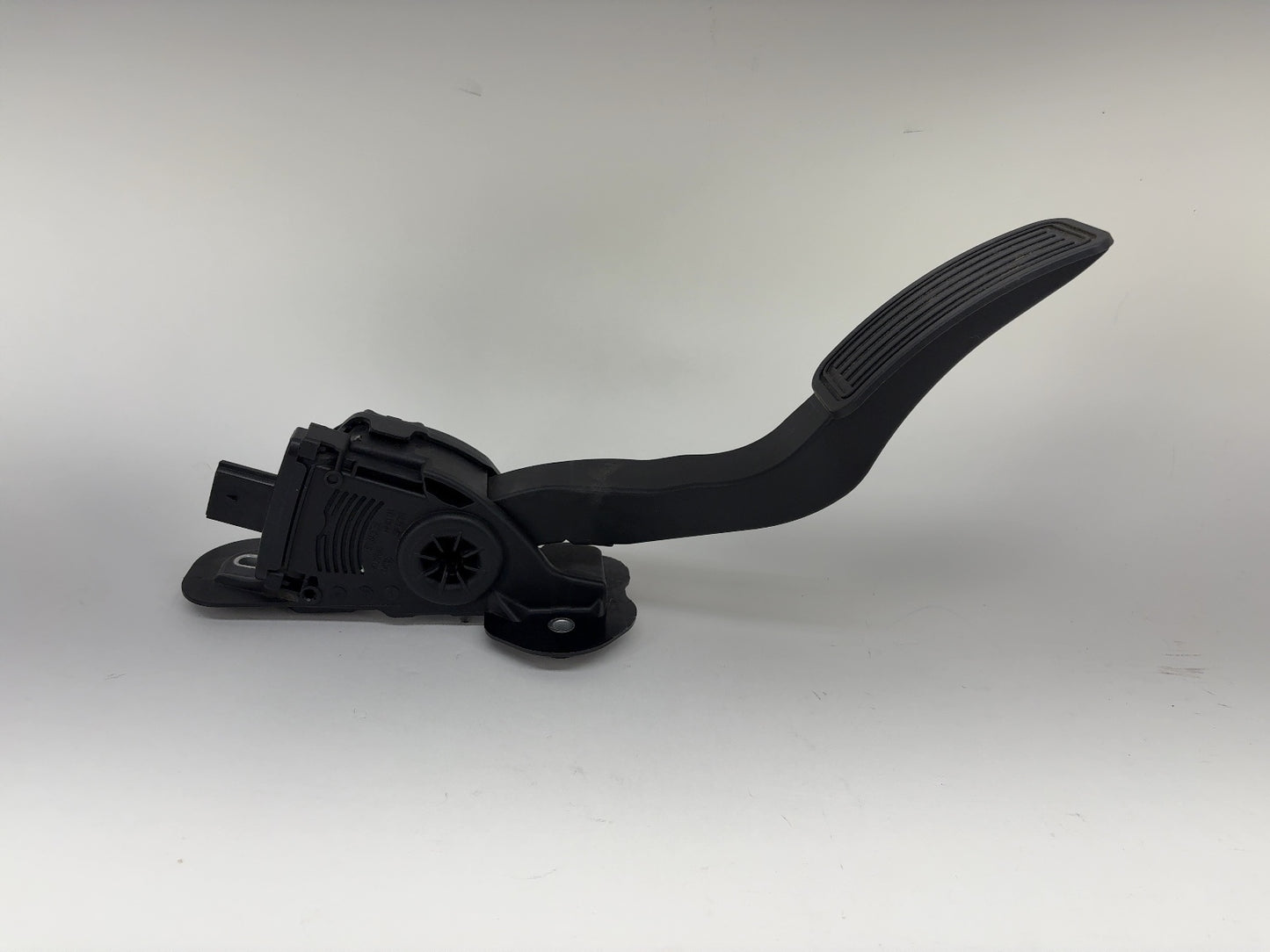 2017 Tesla Model X Accelerator Pedal 1005307-00-A