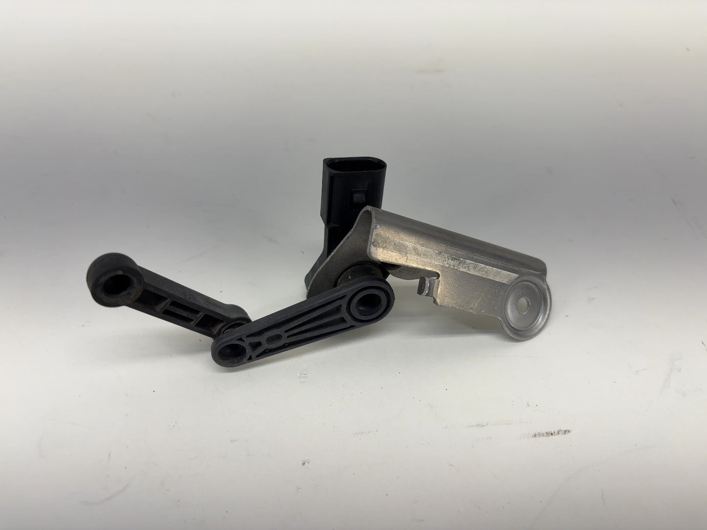2017 Tesla Model X Front Height Sensor Left 1027941-00-A