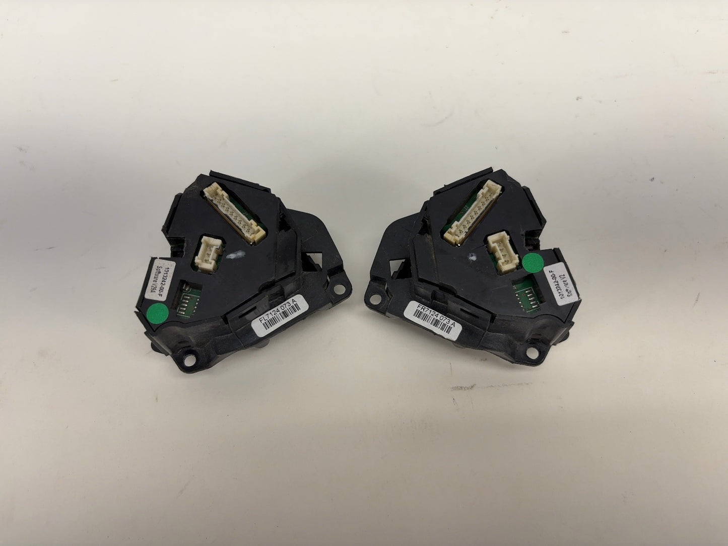 2017 Tesla Model X Steering Wheel Buttons 1013242-00-F