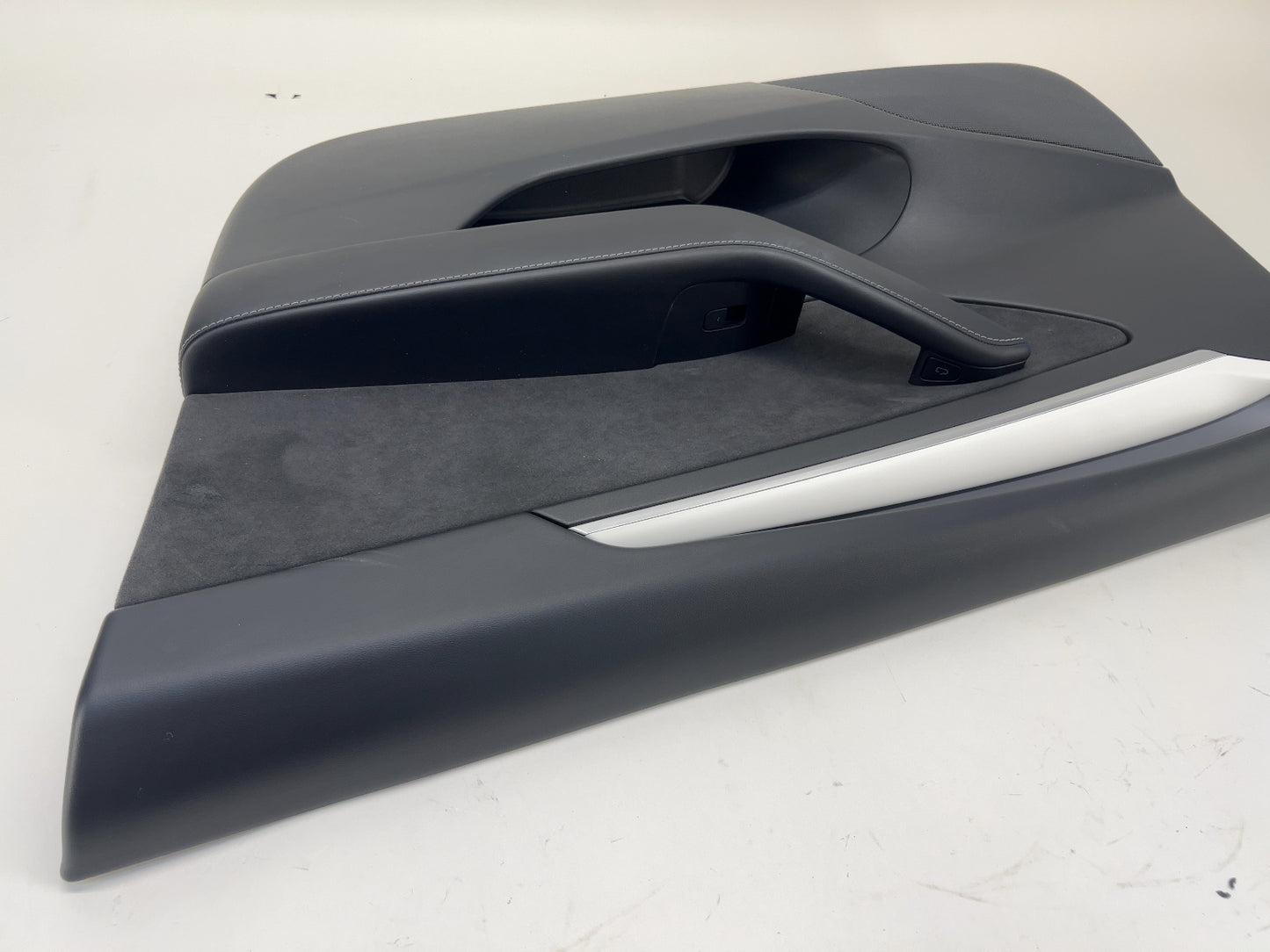 2021 Tesla Model 3 Front Right Door Panel 1588127-01-D