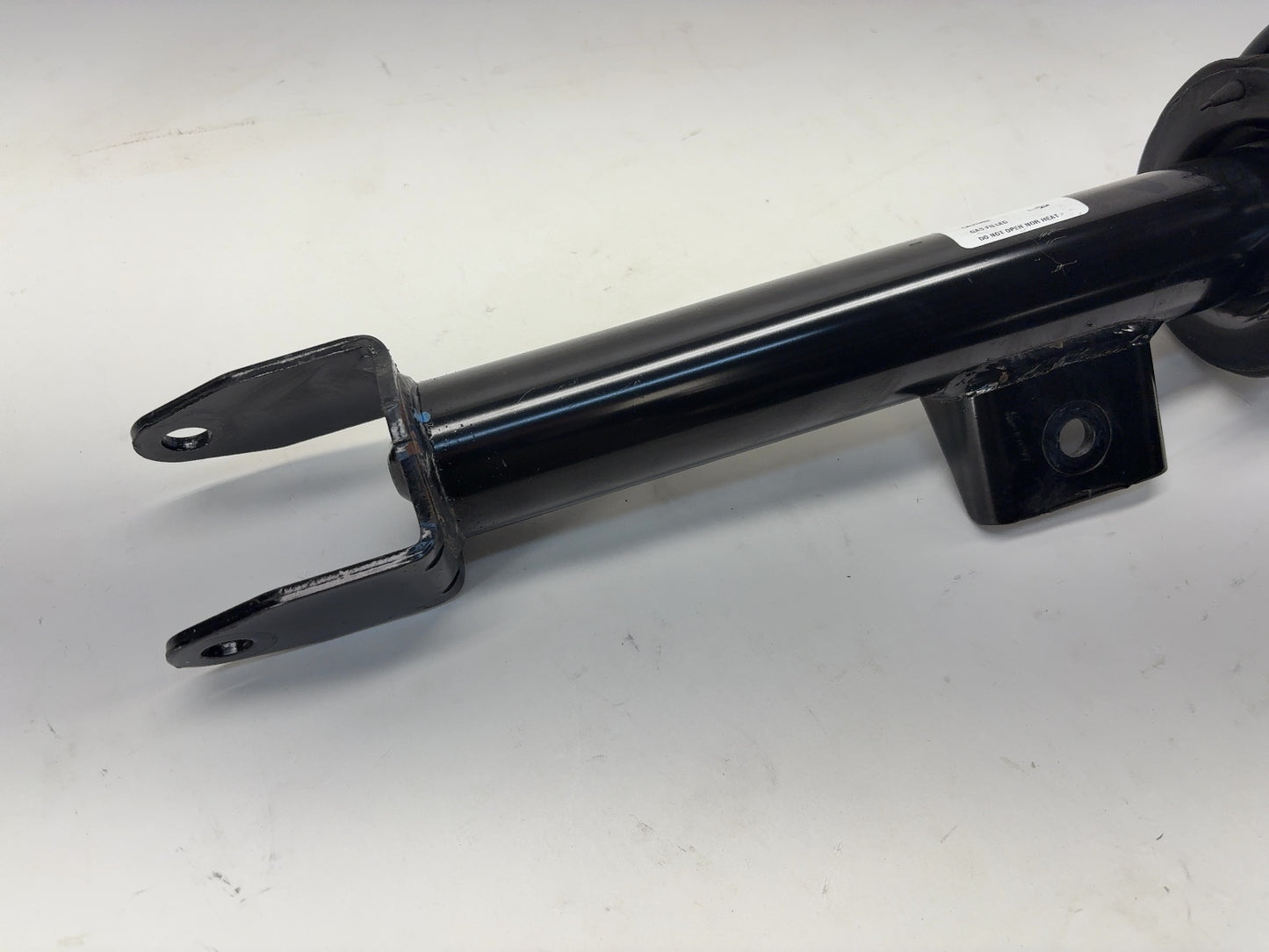 2021 Tesla Model 3 Front Right Strut Absorber 1044369-00-G
