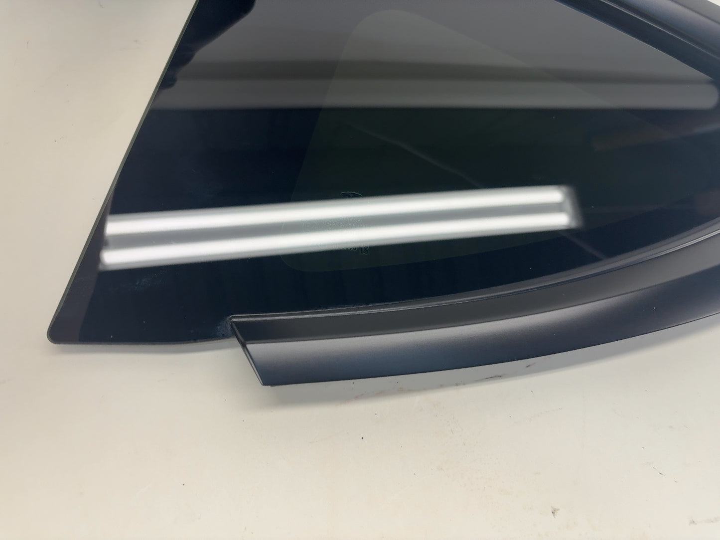 2021-2023 Tesla Model Y Left Quarter Glass 1495740-99-H
