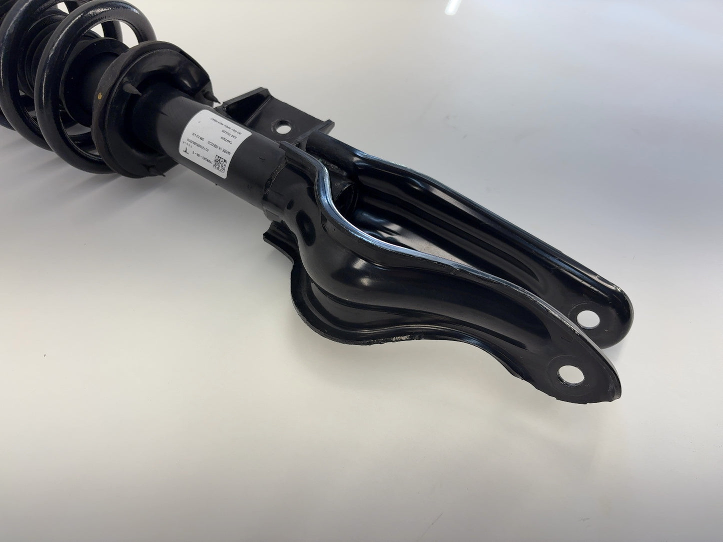 2021 Tesla Model Y Front Left Strut Absorber 1188363-00-E