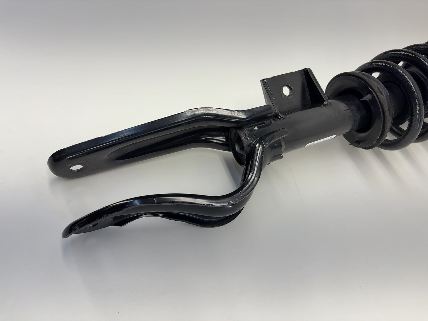 2021 Tesla Model Y Front Right Strut Absorber 1188368-00-E