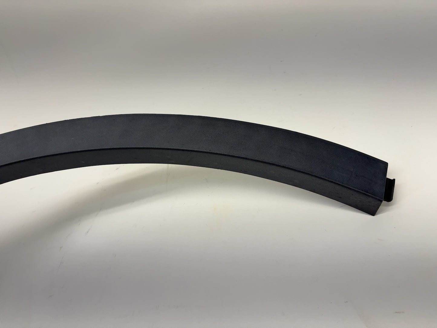 2021 Tesla Model Y Front Left Wheel Arch Molding 1494185-00-B