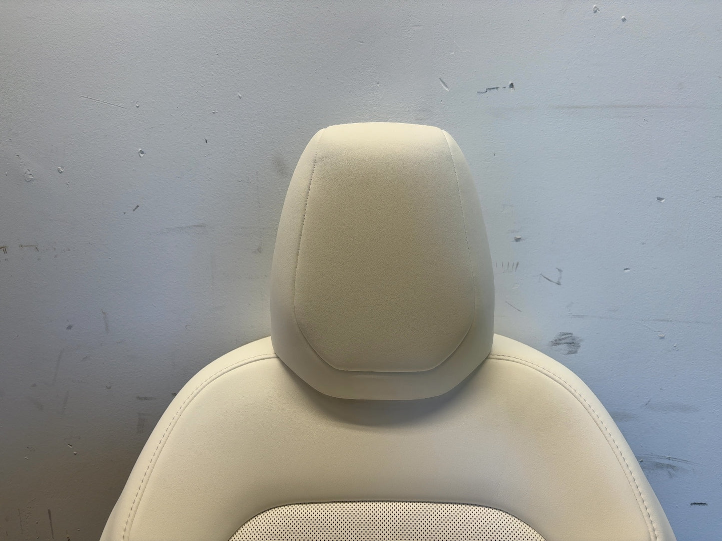 2024 Tesla Model 3 Front Right Passenger Seat Assembly White 7754324-02-B