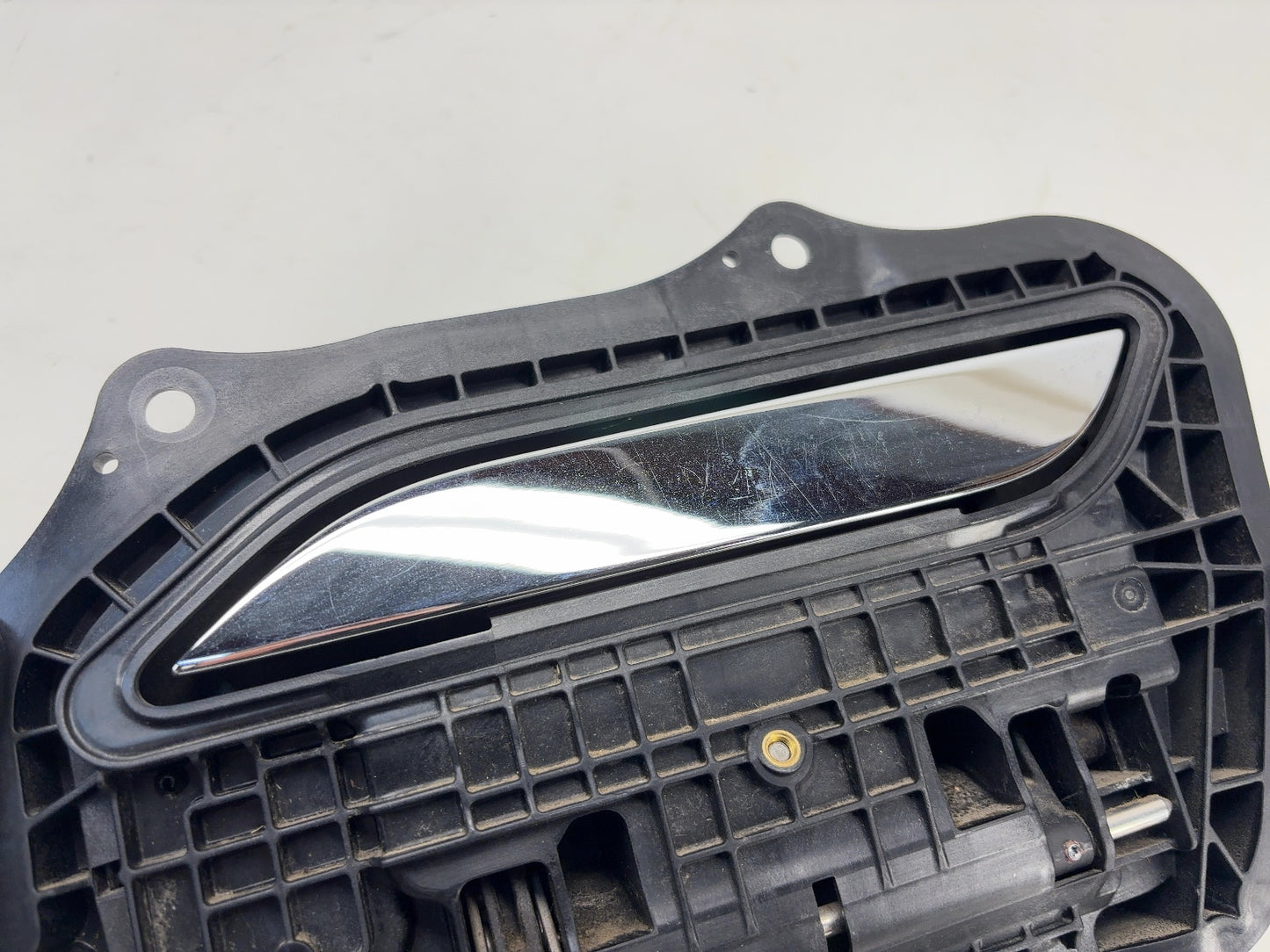 2016 Tesla Model S Front Left Door Handle 1135718-S0-A
