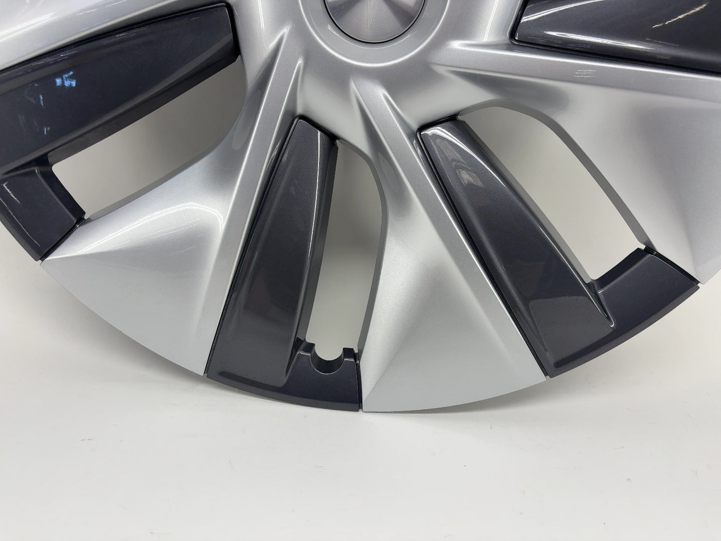 2021-2024 Tesla Model Y Wheel Cover 19 Inch Gemini Silver 1044235-00-C