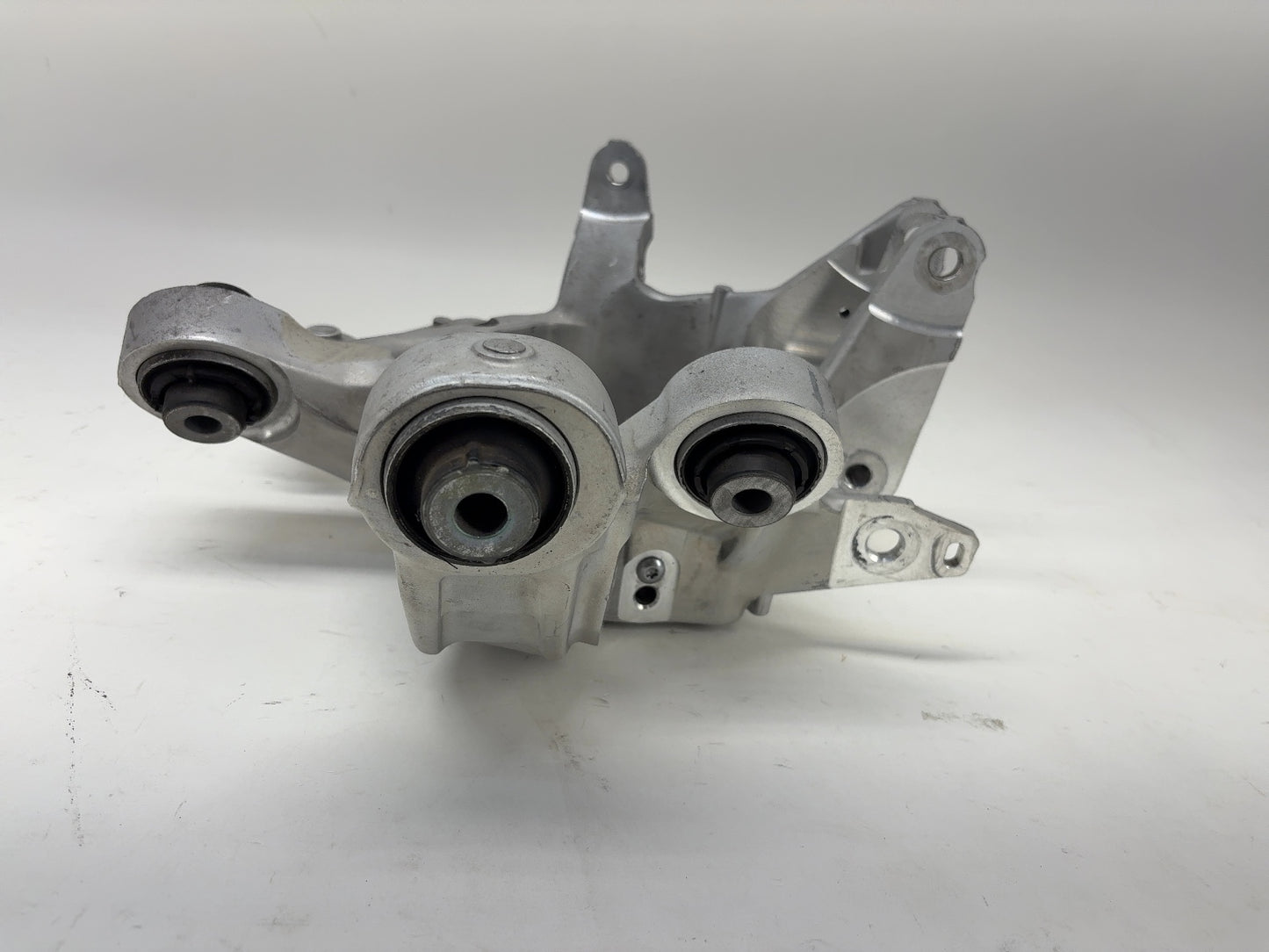 2021 Tesla Model S Rear Left Knuckle 1420415-00-G