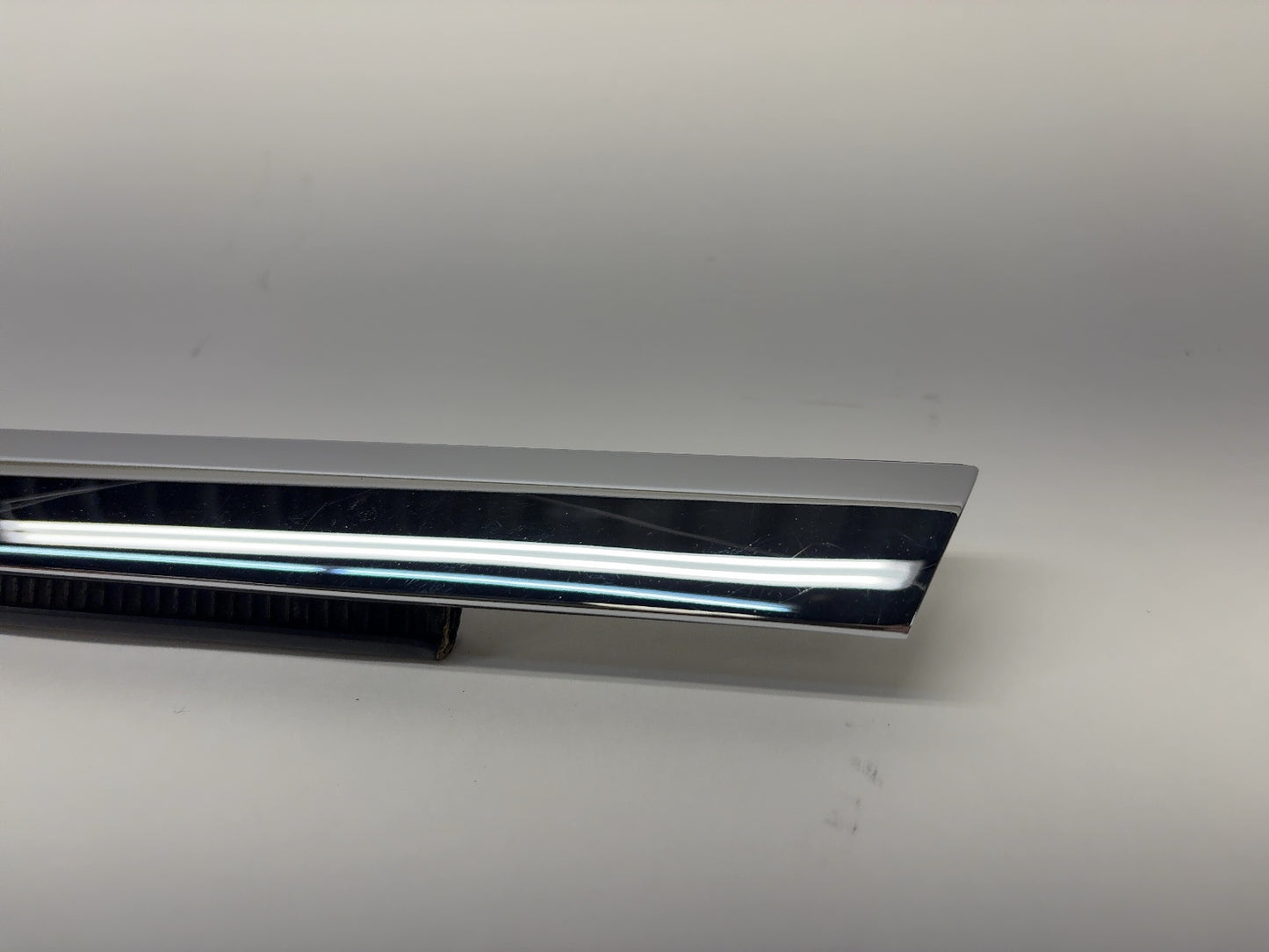 2015 Tesla Model S Front Left Exterior Door Belt Molding 1038393-00-A