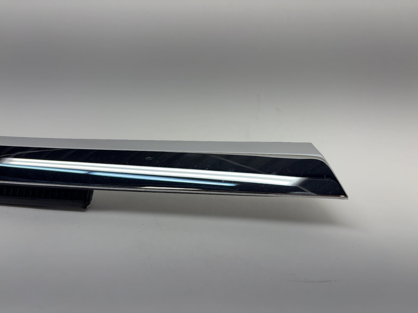 2015 Tesla Model S Rear Left Exterior Door Belt Molding 1038395-80-A