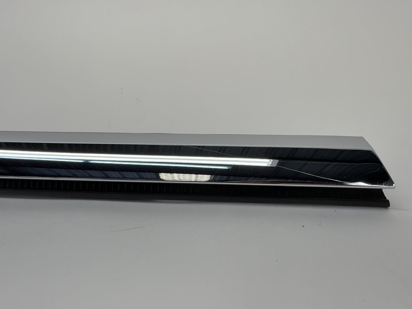 2015 Tesla Model S Rear Right Exterior Door Belt Molding 1038396-80-A