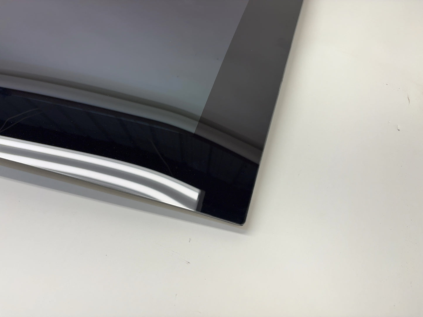 2015 Tesla Model S Glass Panel Moving Sunroof 1043257-00-A