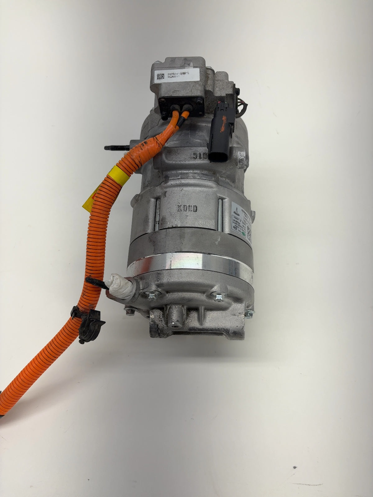 2015 Tesla Model S A C Compressor 1028398-00-E