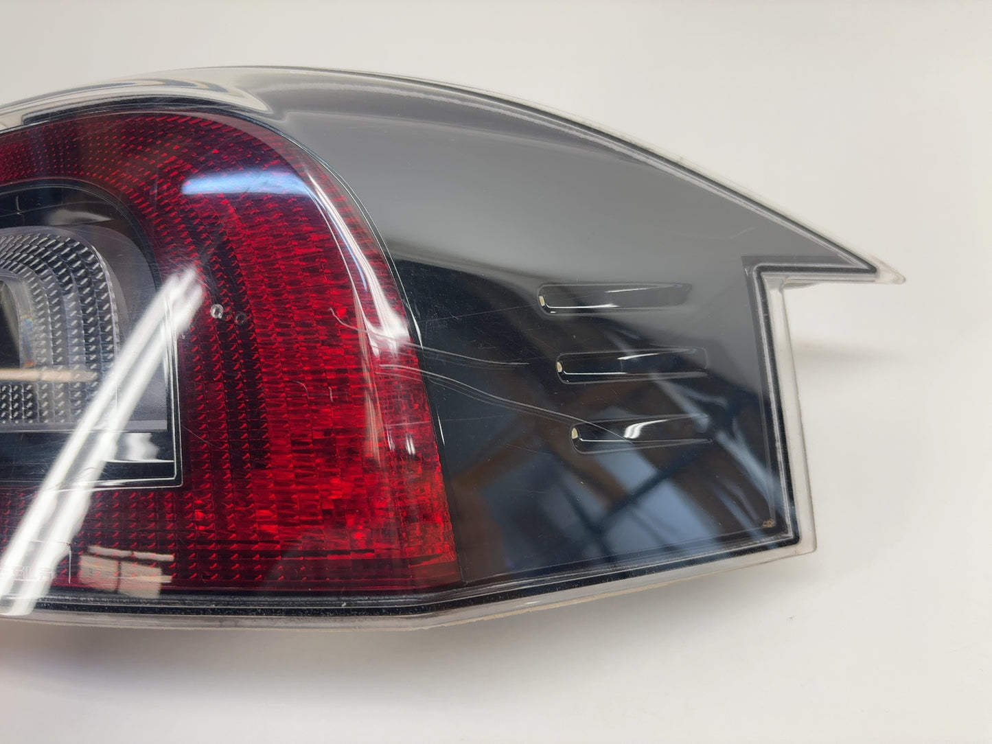 2015 Tesla Model S Right Tail Lamp 6005919-00-D