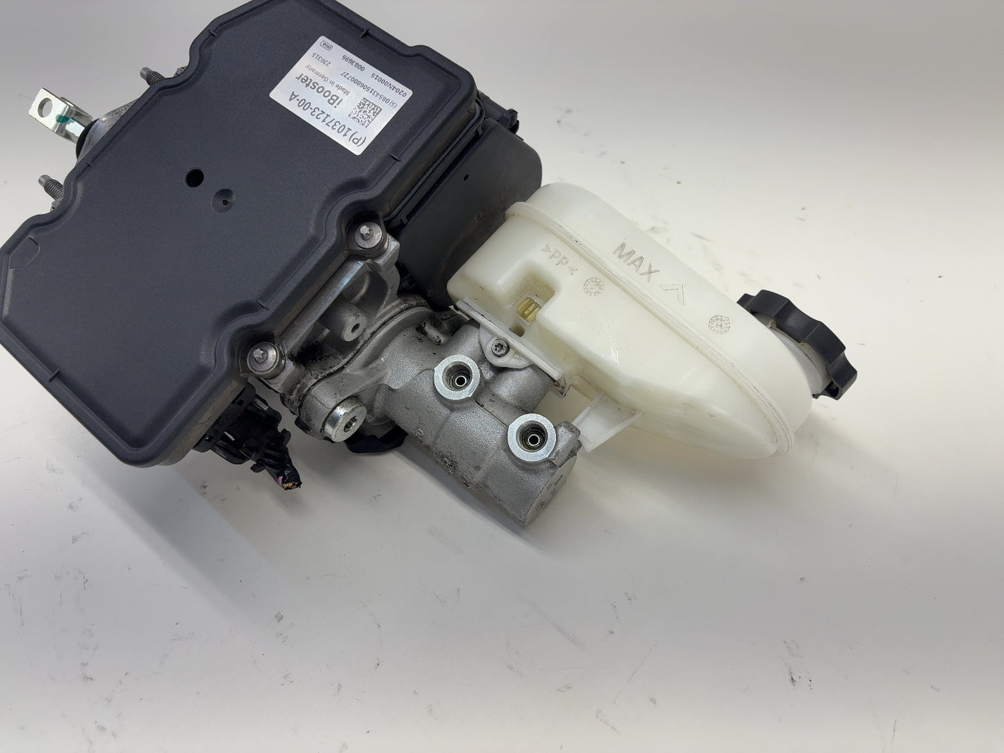 2015 Tesla Model S Brake Booster 1037123-00-A