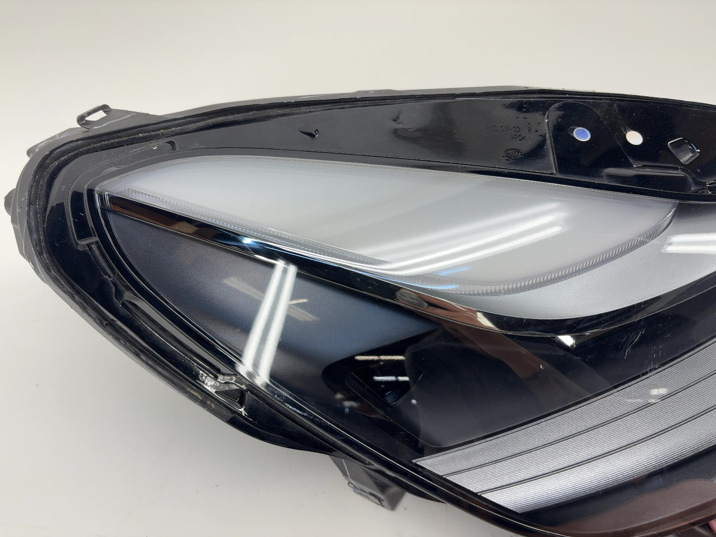 2024-2025 Tesla Model Y Global Headlamp Right 1514953-00-E