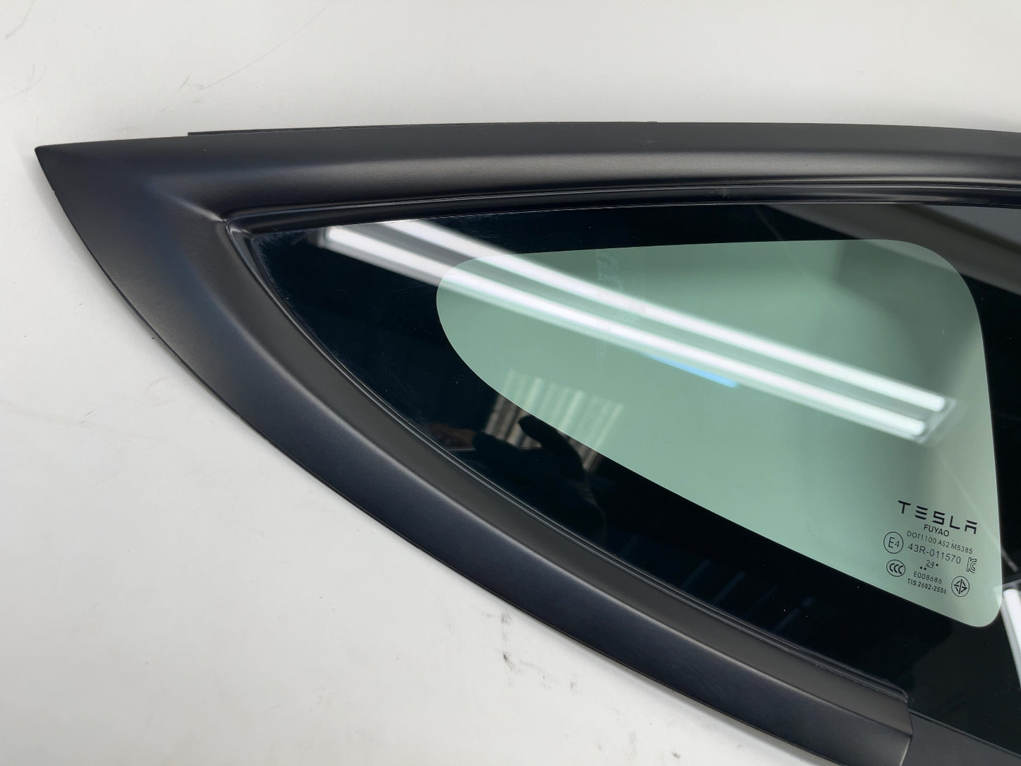 2025 Tesla Model 3 Highland Rear Quarter Glass Right Black 1915484-20-C