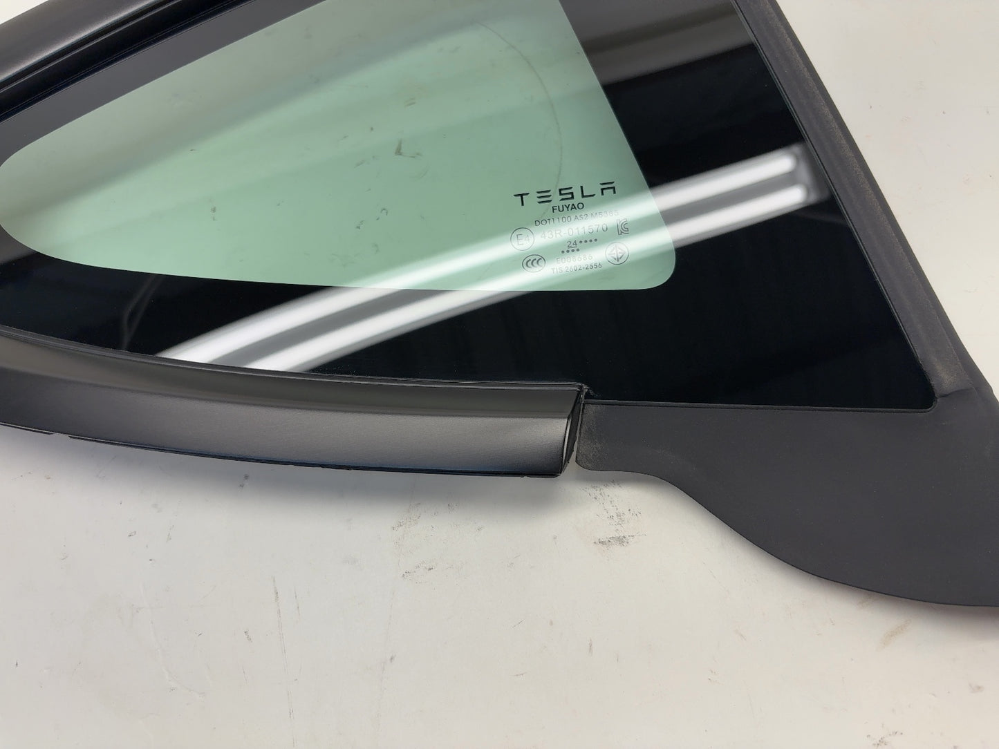2025 Tesla Model 3 Highland Rear Quarter Glass Right Black 1915484-20-C