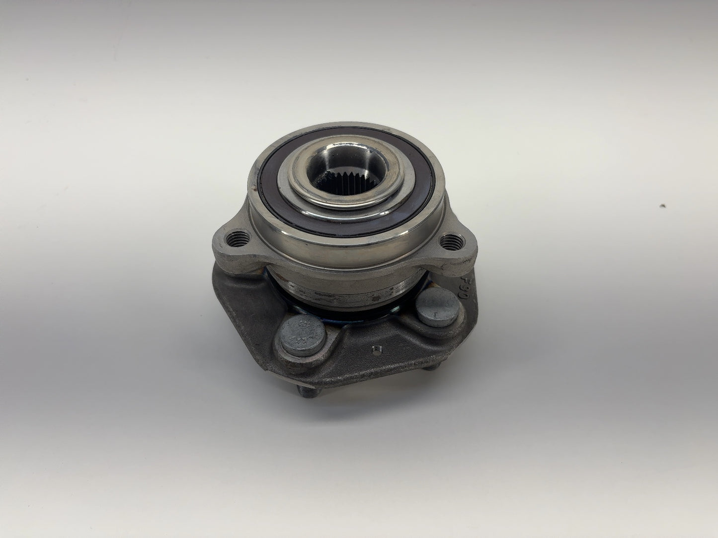 2026 Tesla Model Y Juniper Driven Hub Front 1044121-00-F