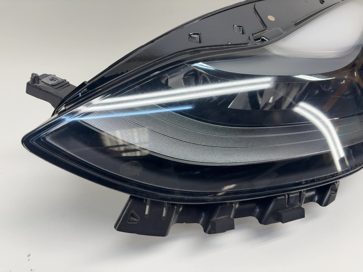 2023 Tesla Model 3 Global Headlamp Left 1514952-00-D