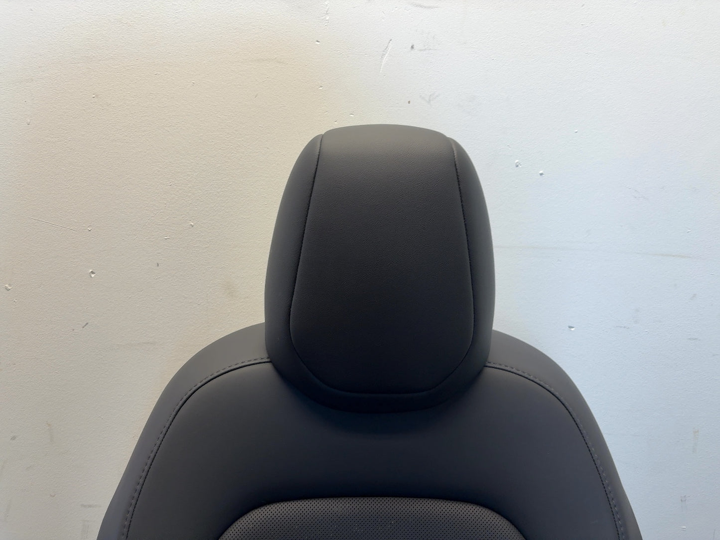 2025 Tesla Model 3 Highland Front First Row Seat Right Black 7754324-01-B