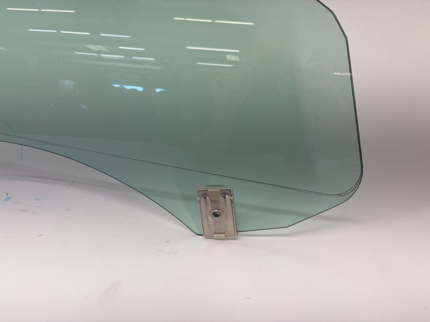2024-2025 Tesla Model 3 Highland Front Right Door Glass Laminated 1773076-00-D