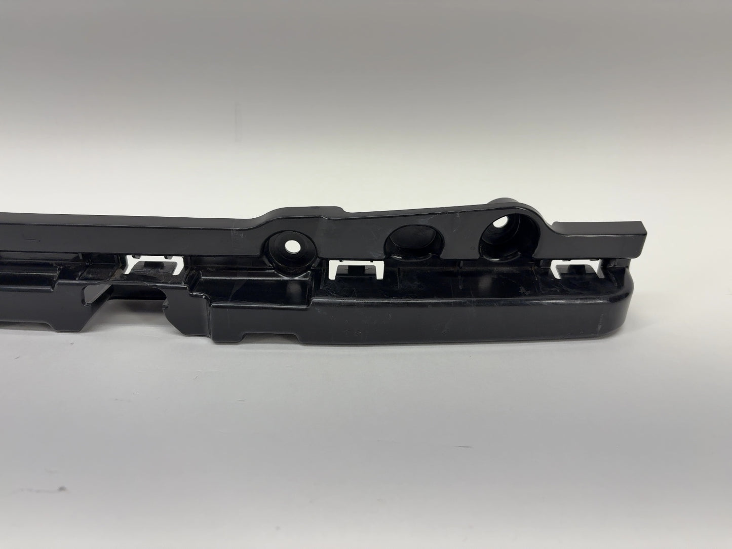 2026 Tesla Model Y Juniper Rear Bumper Center Bracket 1932600-00-B