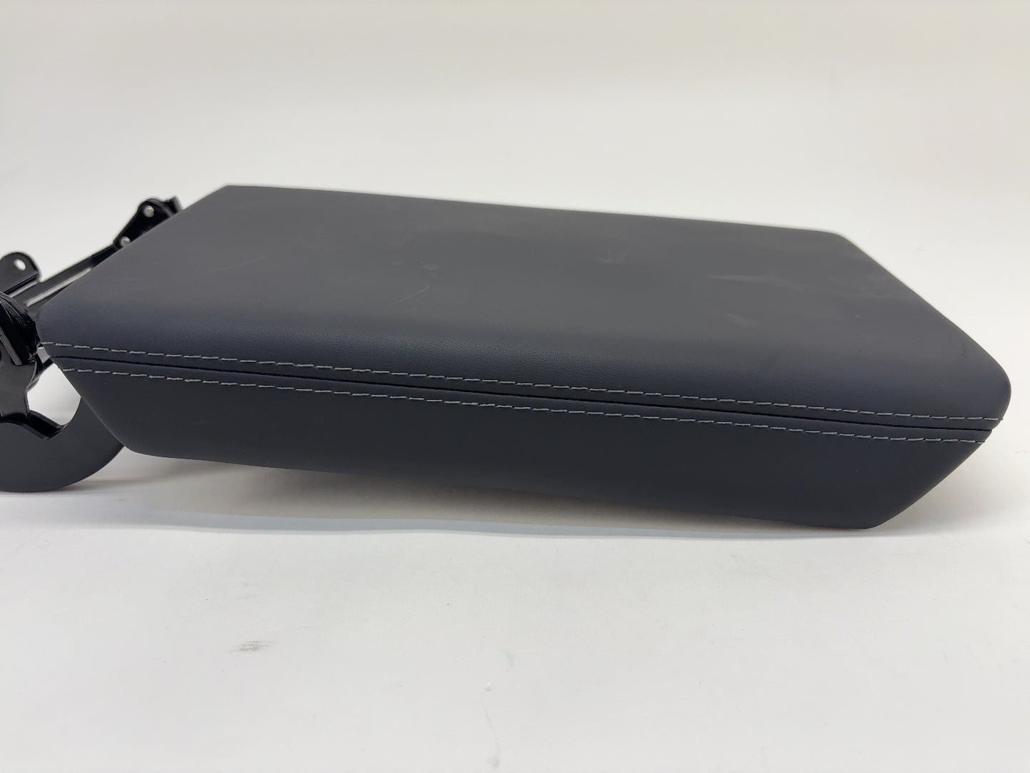 2026 Tesla Model Y Juniper Console Armrest 1878977-24-D
