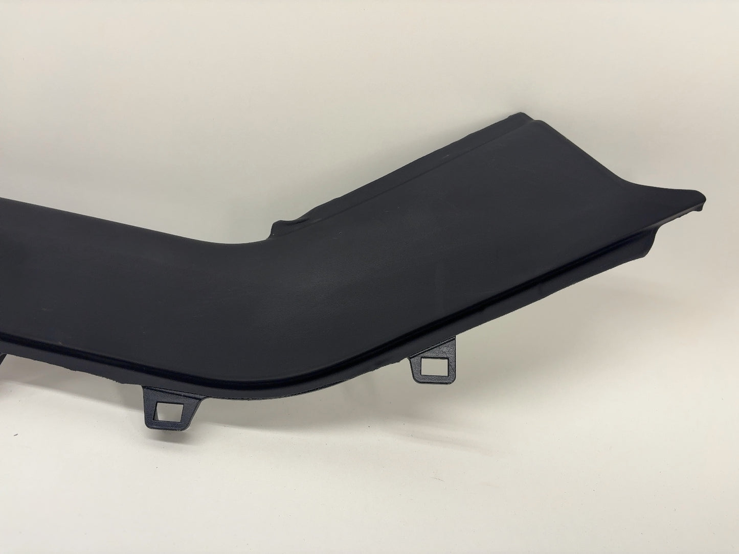 2026 Tesla Model Y Juniper Center Console Hockey Stick Right 1987598-50-G