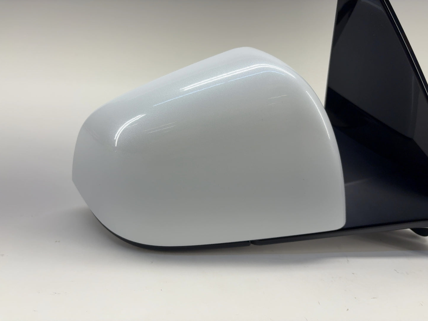 2023 Tesla Model Y Front Right Door Mirror Assembly 1594112-00-F