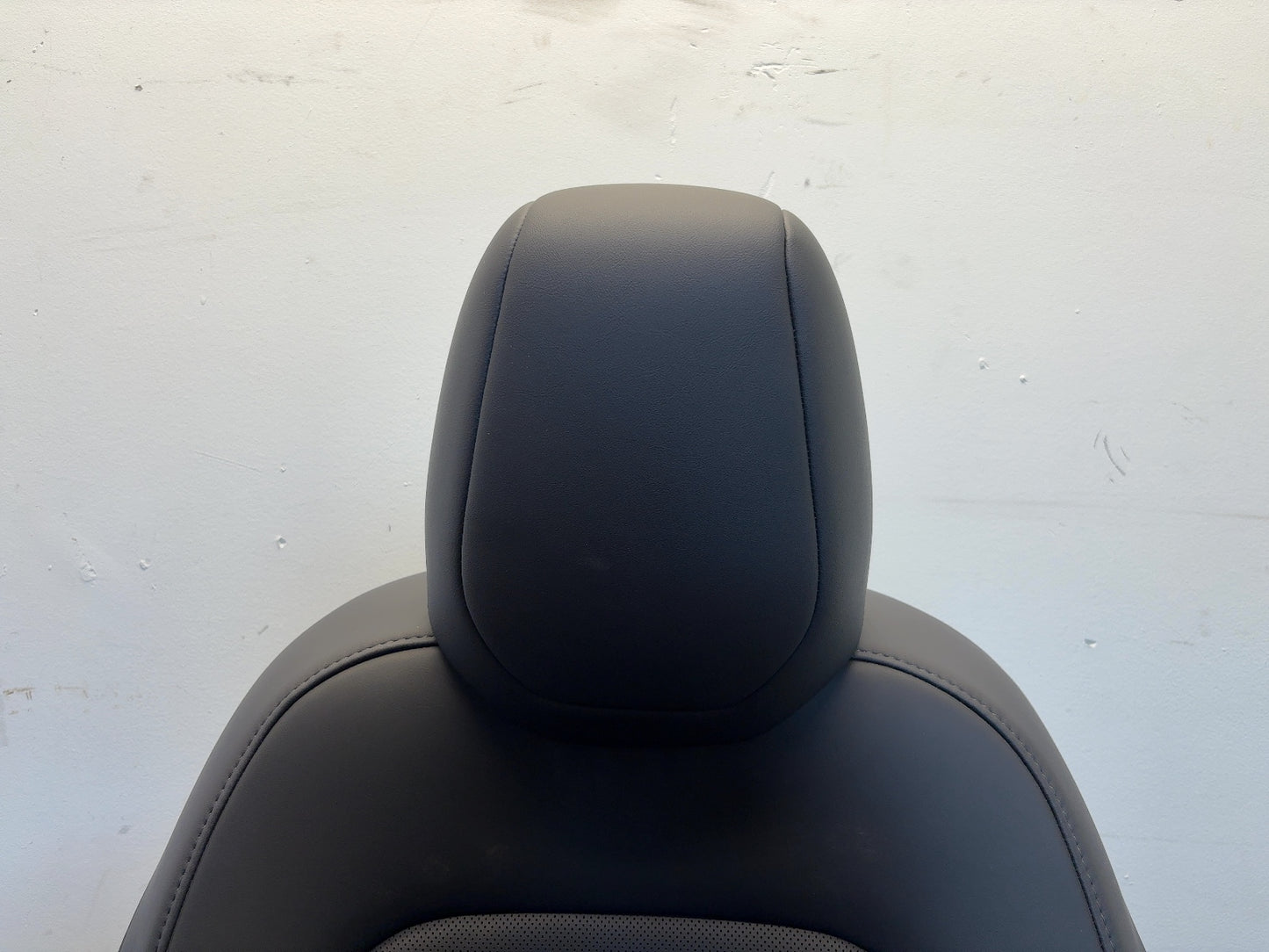 2025 Tesla Model 3 Highland Front First Row Seat Right Black 7754324-01-B
