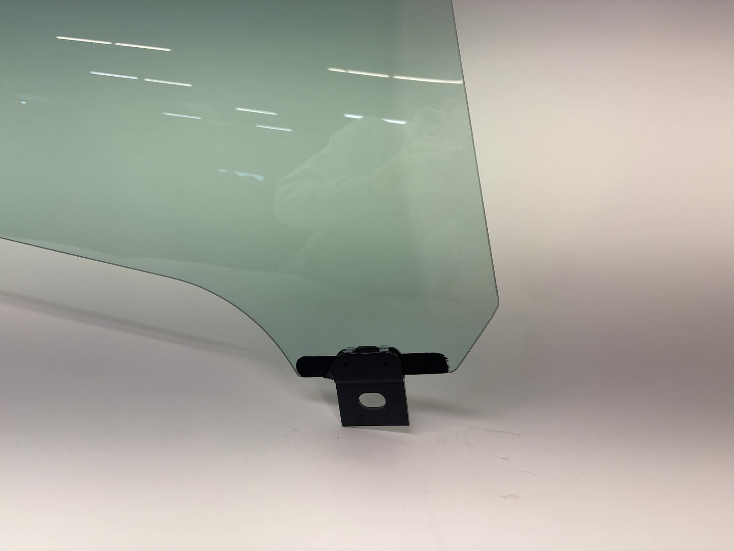 2018-2020 Tesla Model X Front Right Door Glass 1028823-00-J