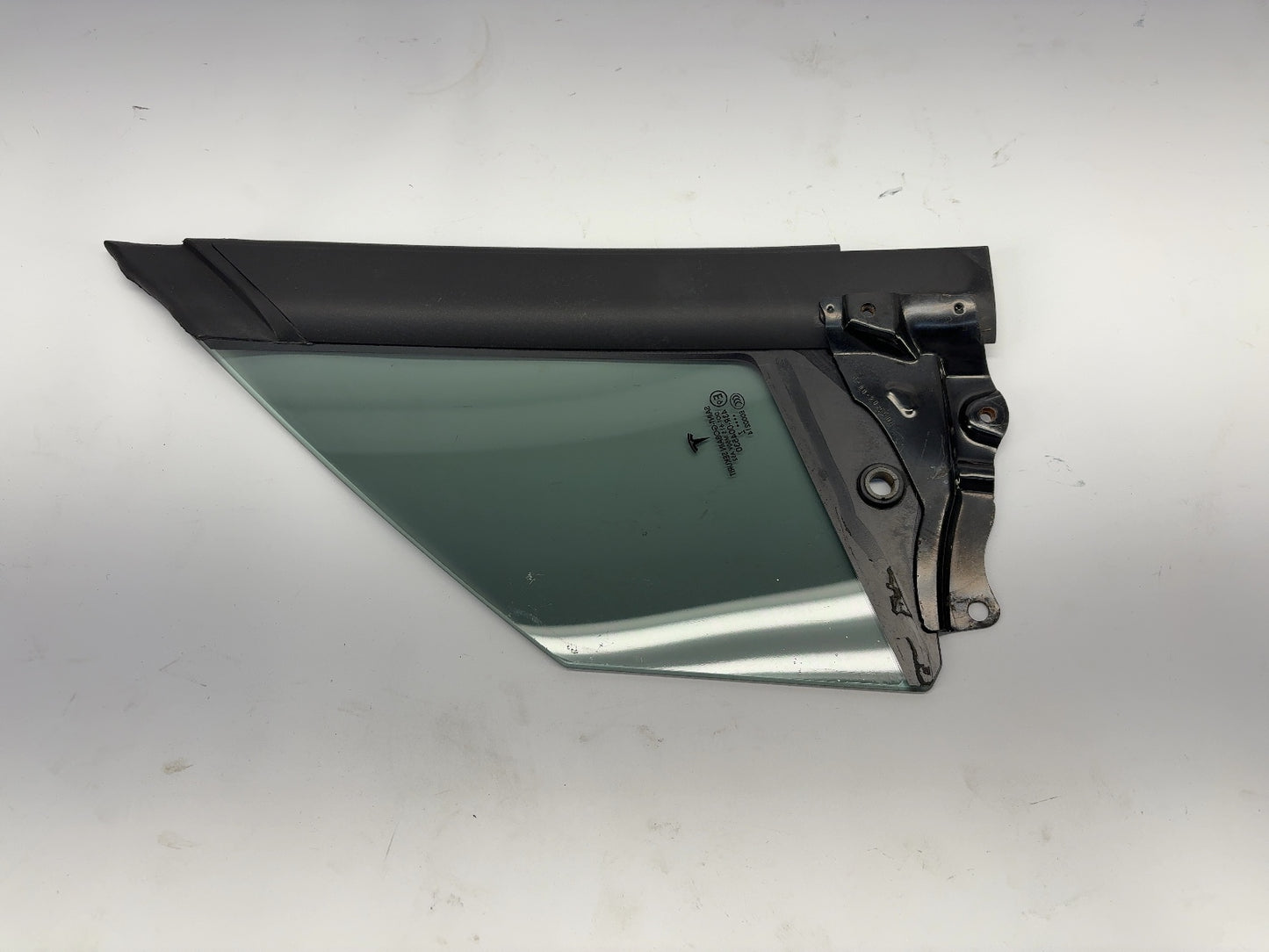 2017 Tesla Model X Glass Front Door Quarter Right 1043896-00-K