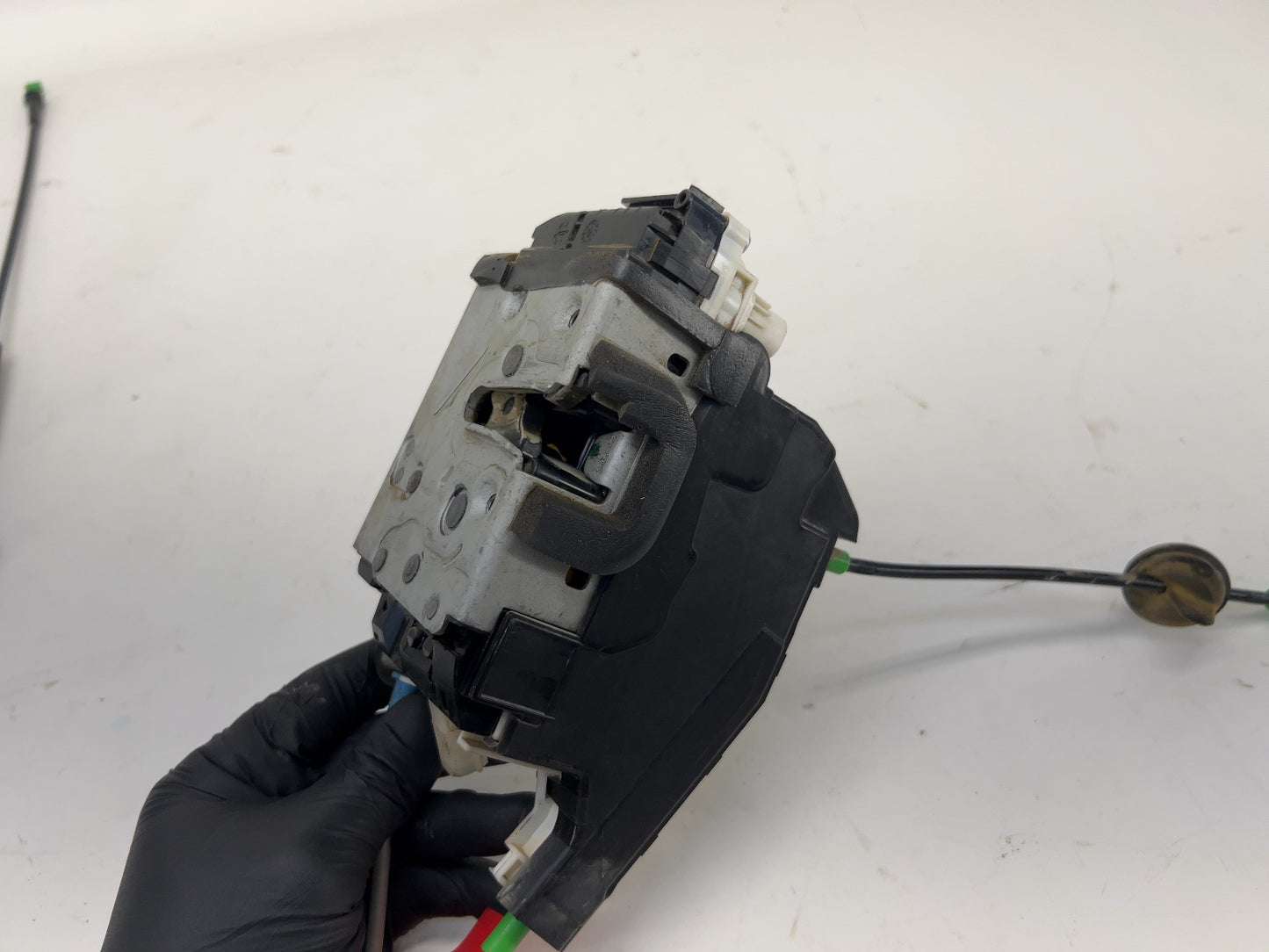 2018 Tesla Model X Front Left Door Latch Assembly 1112063-00-B