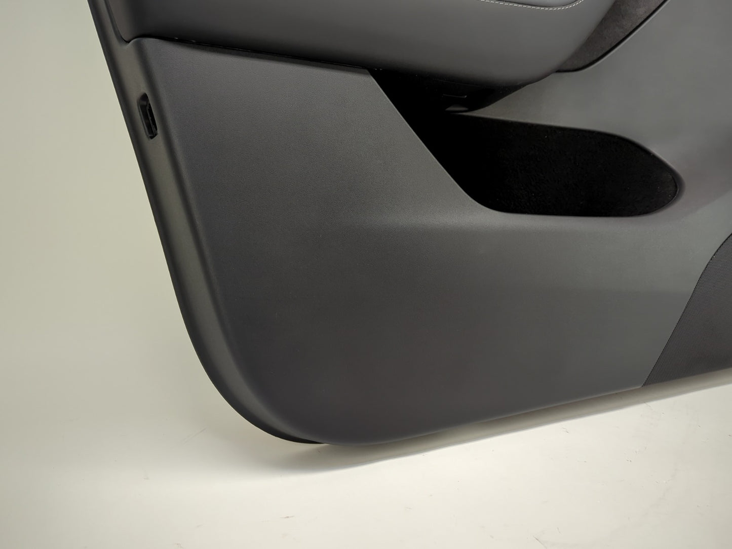 2024-2025 Tesla Model Y Front Left Door Panel 1997294-00-E