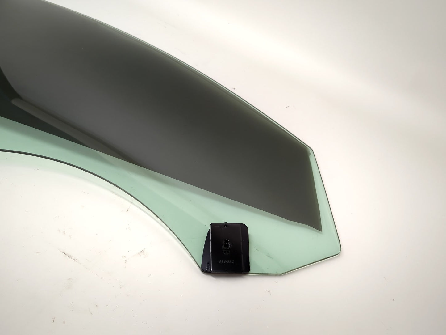2021-2023 Tesla Model 3 Front Right Door Glass Laminated 1568569-00-C