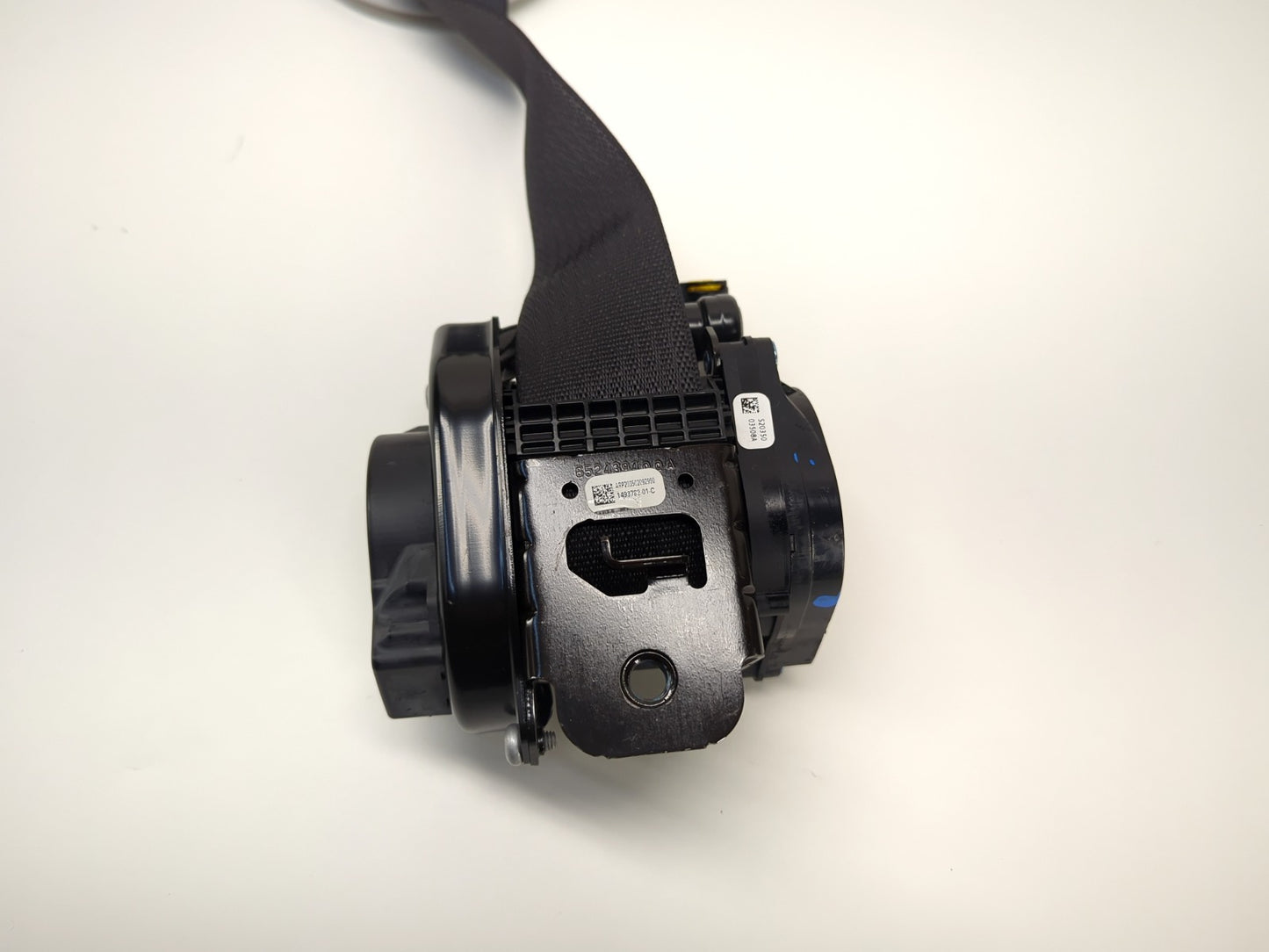 2021-2022 Tesla Model Y Front Left Seat Belt w Prentensioner 1493782-01-C