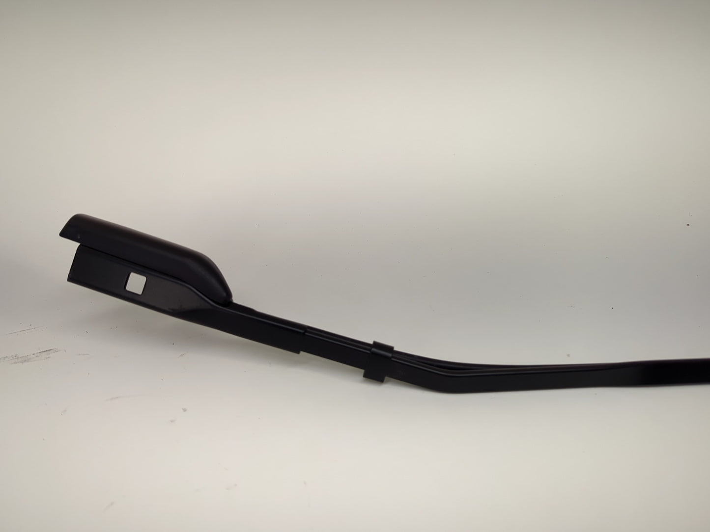 2025 Tesla Model Y Arm And Blade Passenger Left 1658938-00-B