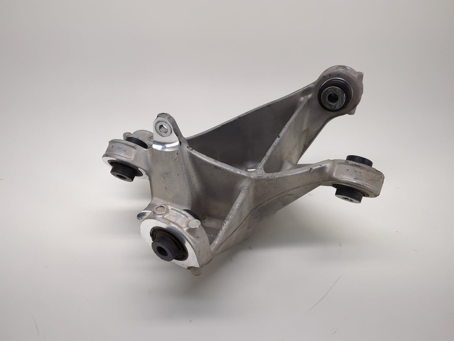 2025 Tesla Model Y Rear Knuckle Right 1188416-00-G