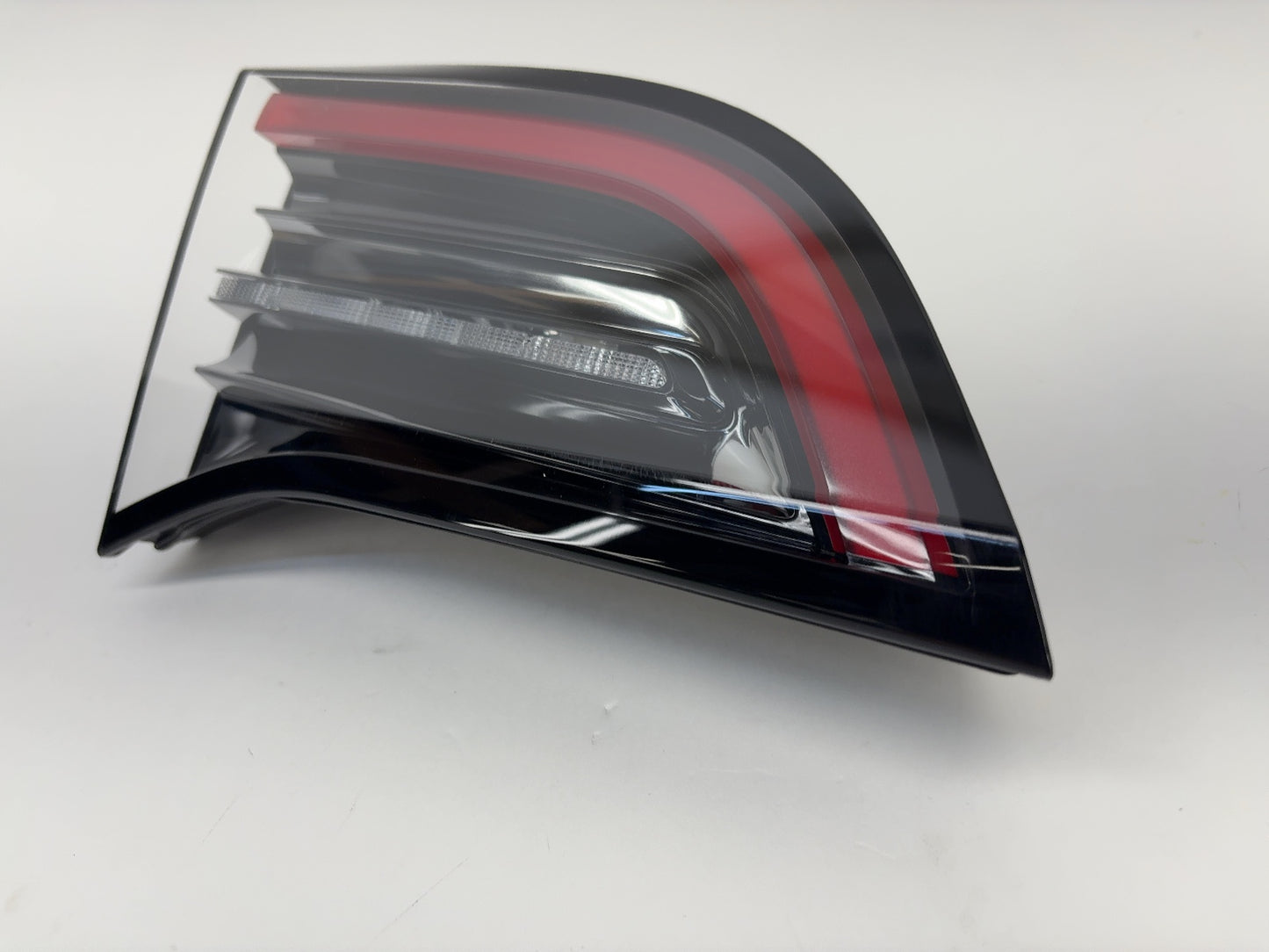 2025 Tesla Model Y Left Tail Lamp Trunk Mounted Global 1502088-00-B