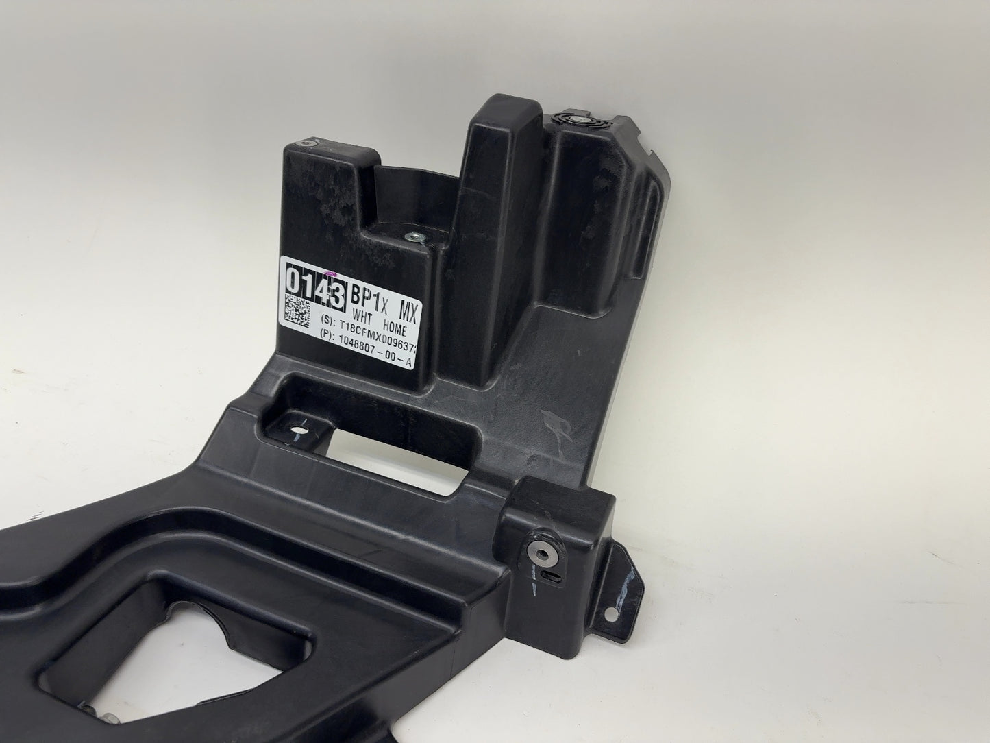 2018 Tesla Model X Headlamp Bracket Left 1043357-00-F