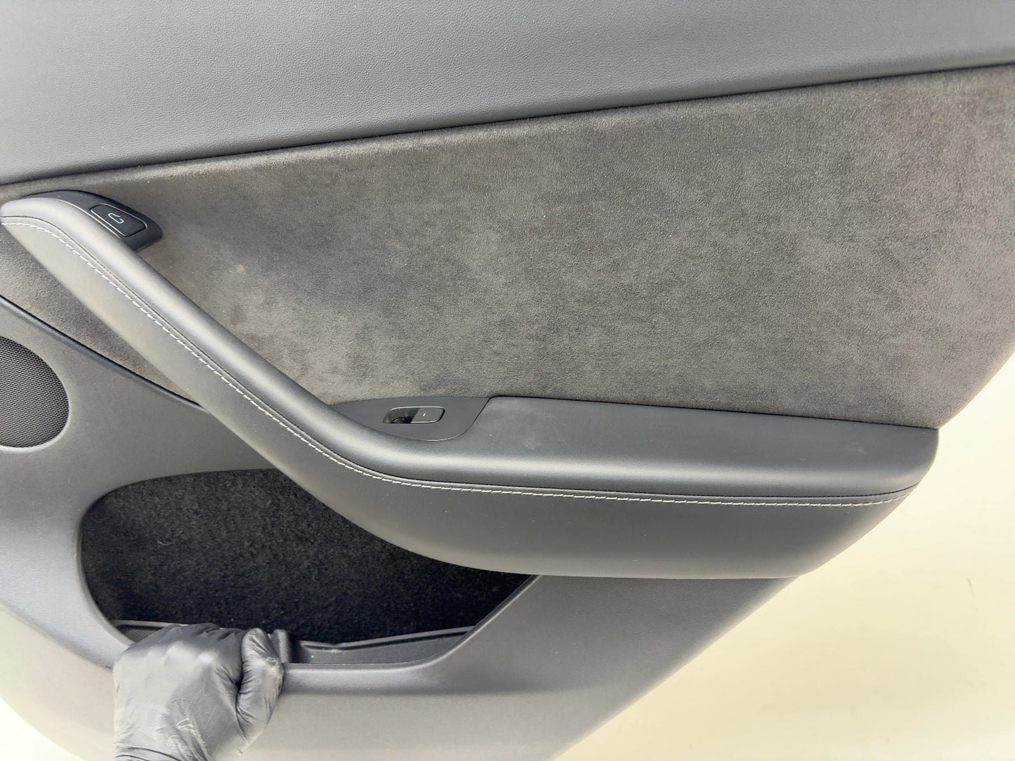 2022-2023 Tesla Model Y Rear Right Door Panel Black 1997297-00-A