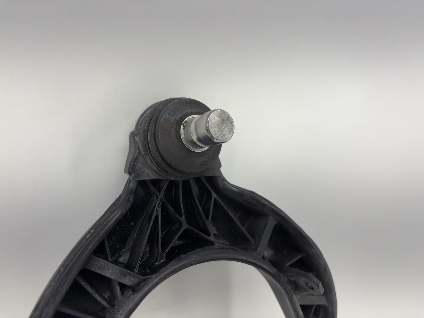 2021 Tesla Model Y Front Right Upper Control Arm 1044326-00-H